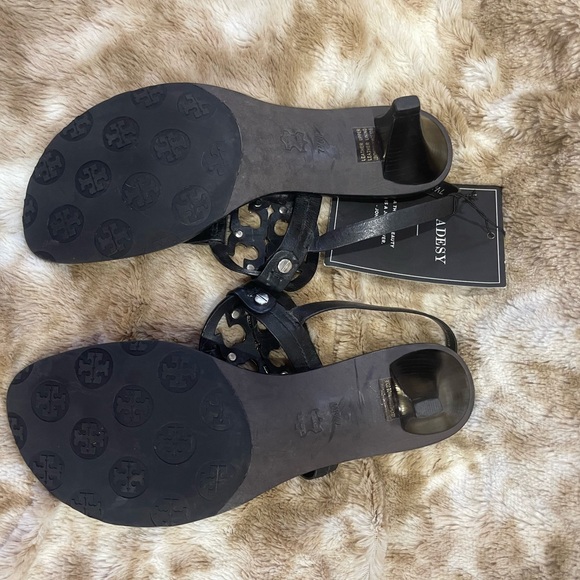 Tory Burch Sandas - Picture 5 of 5